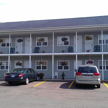 Midtown Motel & Suites Moncton Bagian luar foto