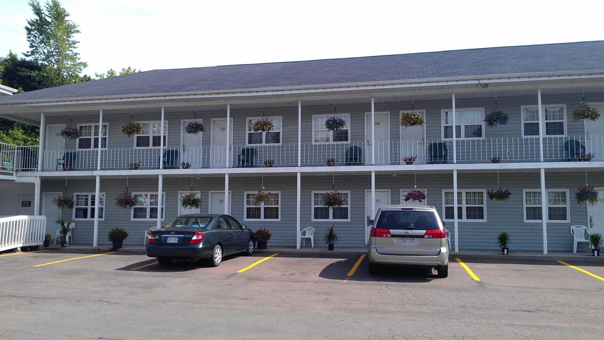 Midtown Motel & Suites Moncton Bagian luar foto
