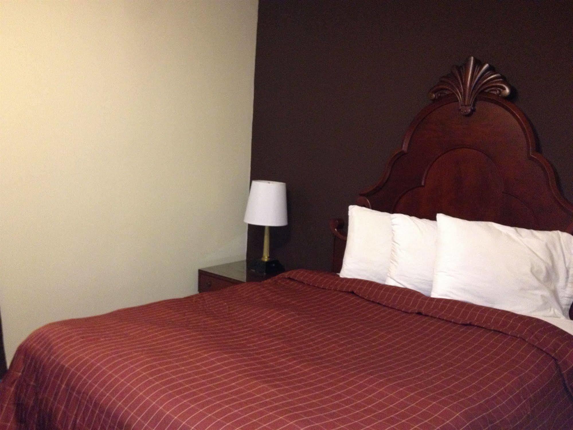 Midtown Motel & Suites Moncton Bagian luar foto
