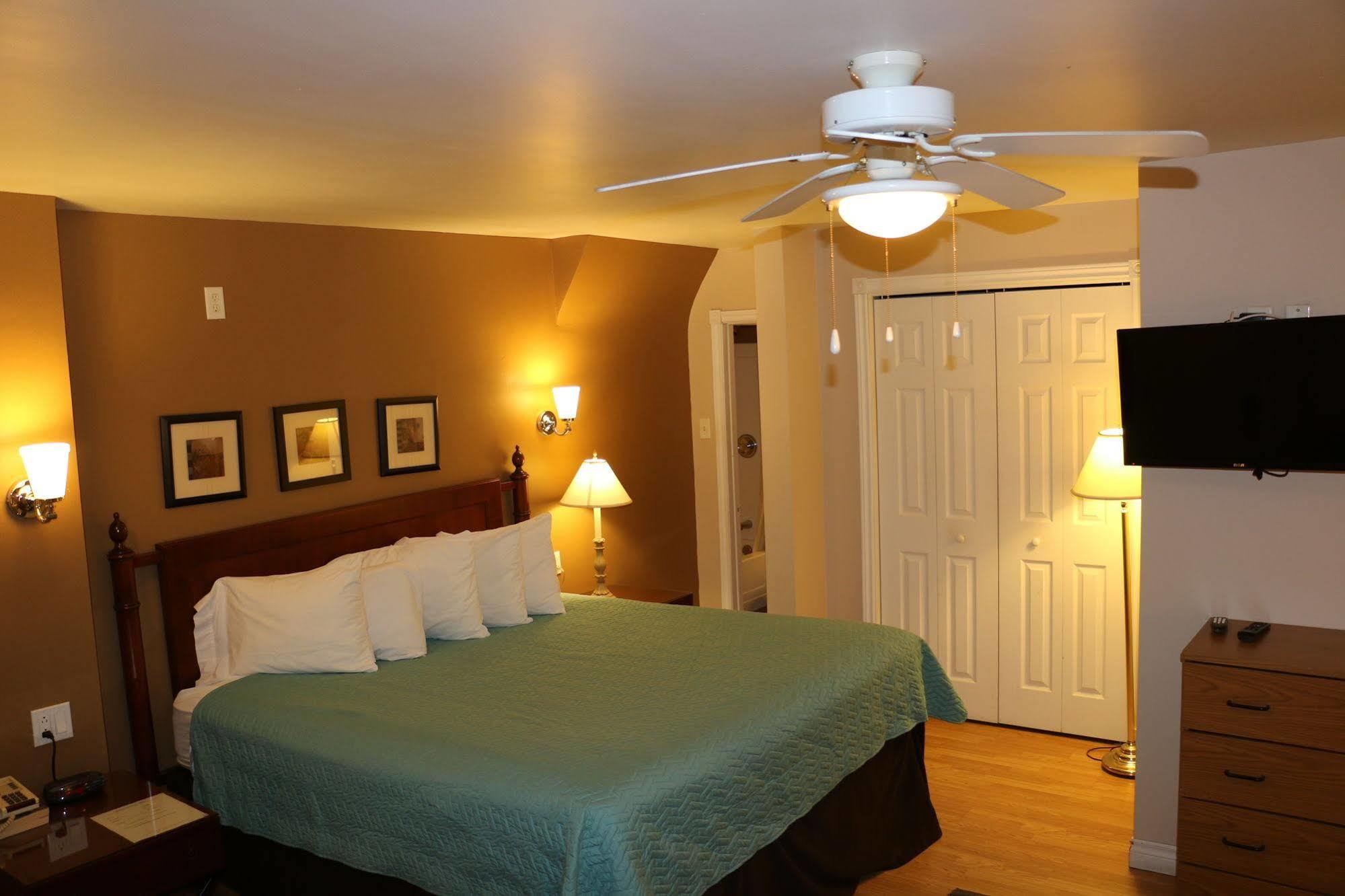 Midtown Motel & Suites Moncton Bagian luar foto