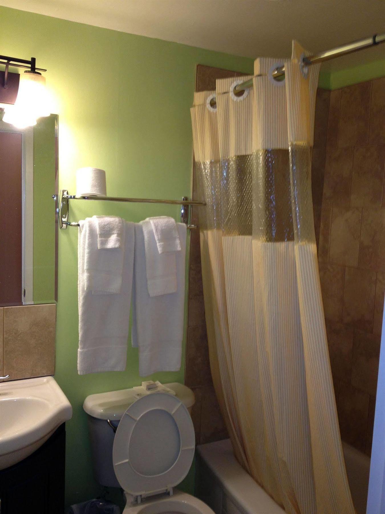 Midtown Motel & Suites Moncton Bagian luar foto