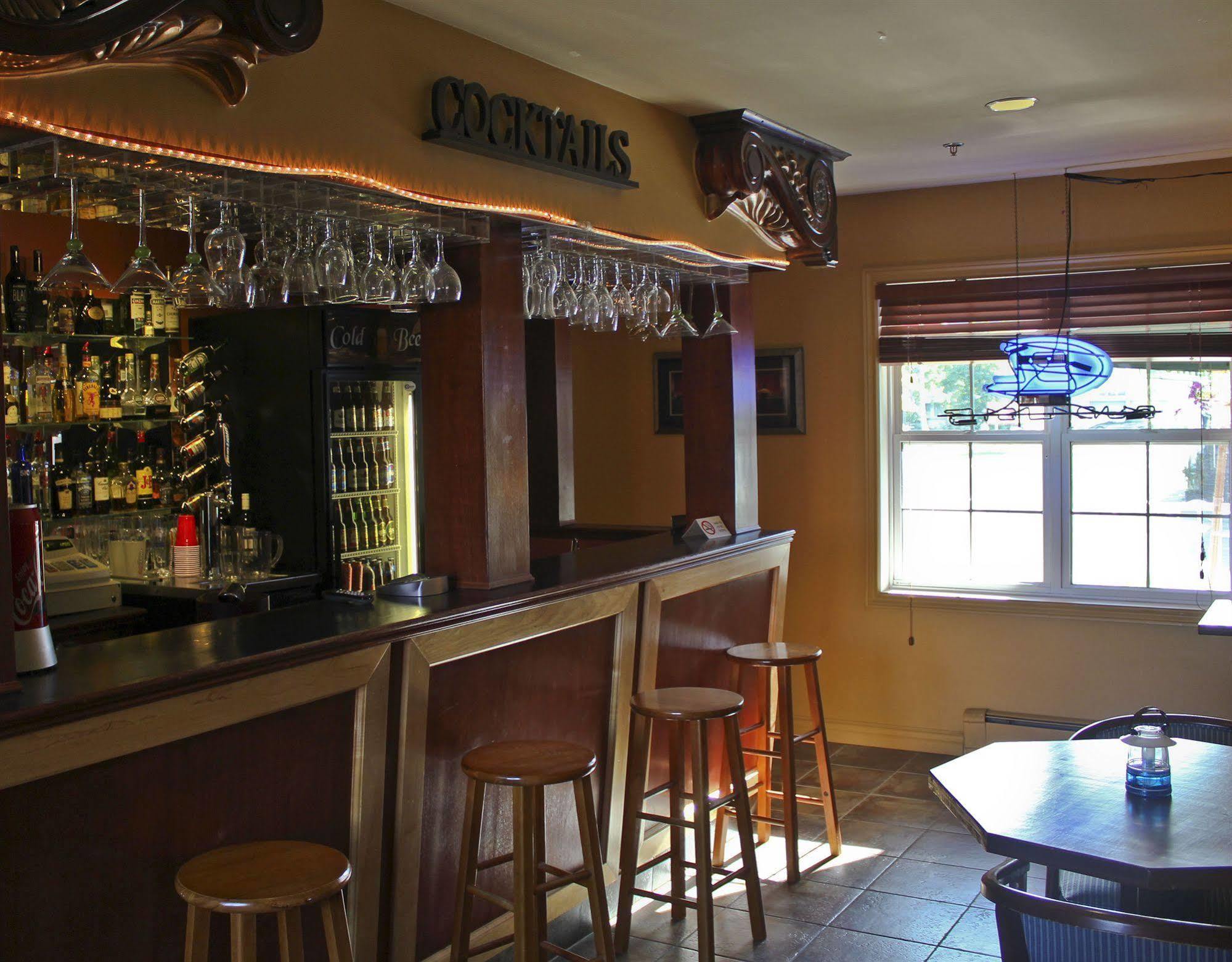 Midtown Motel & Suites Moncton Bagian luar foto