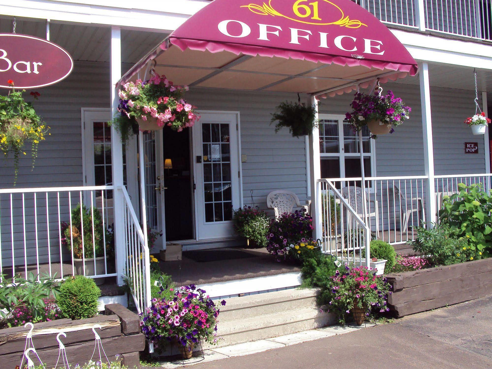 Midtown Motel & Suites Moncton Bagian luar foto