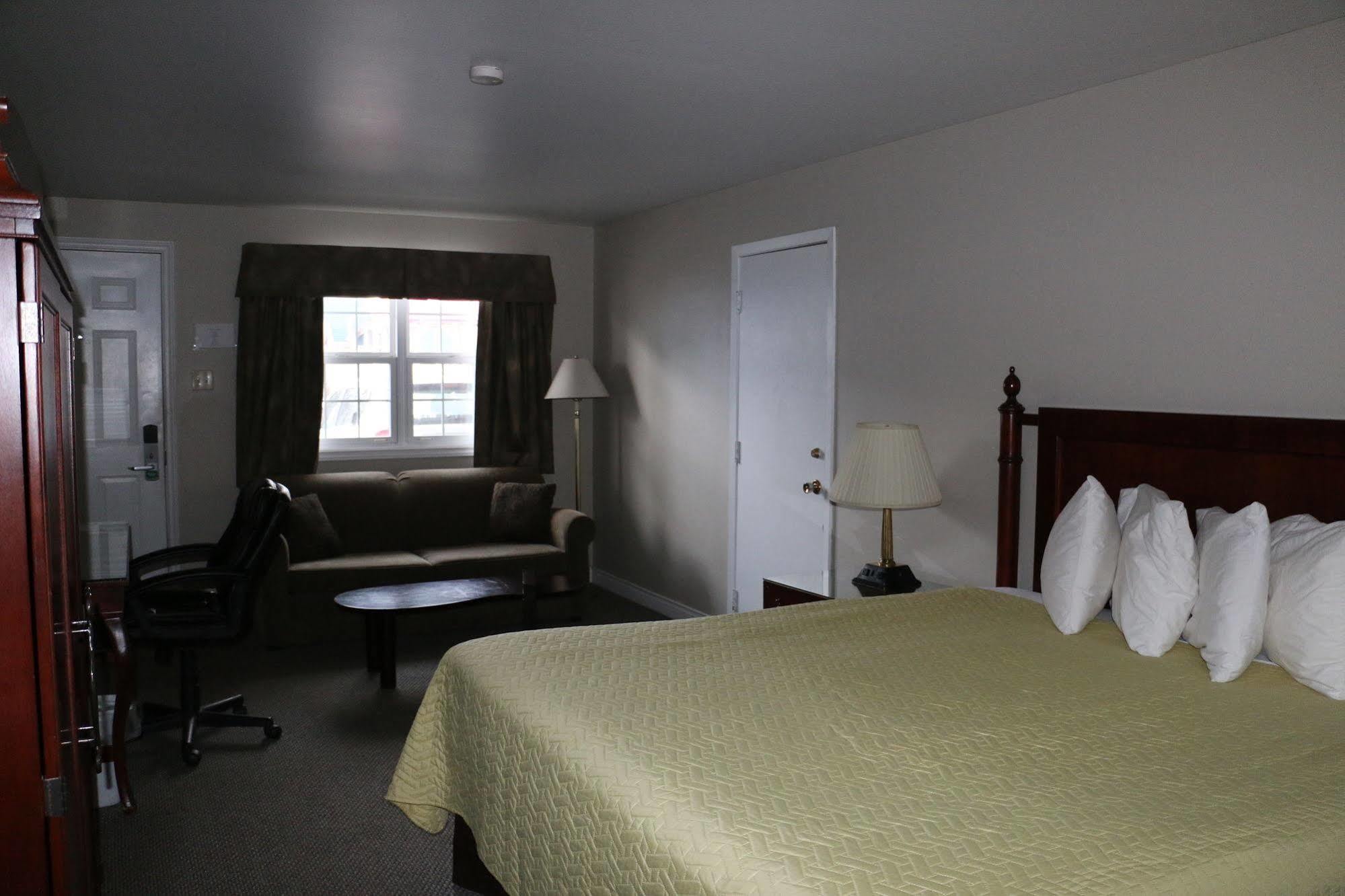 Midtown Motel & Suites Moncton Bagian luar foto